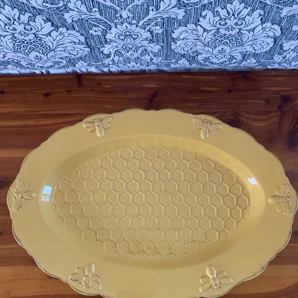 18” Yellow Honeycomb Serving Platter